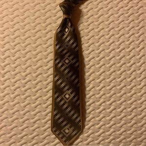 Carlo Palazzi Men’s Silk Necktie in Geometric Brown & Tan and Handkerchief